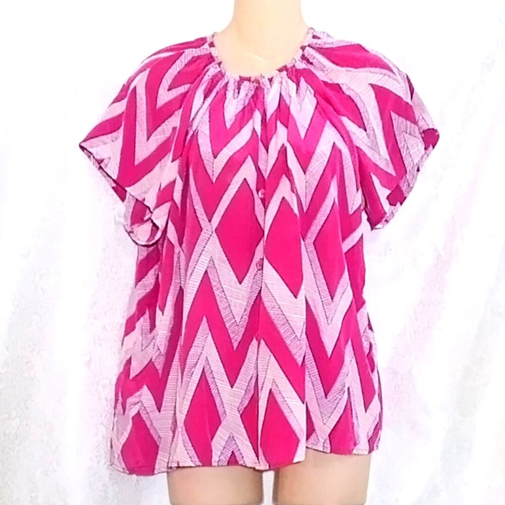 Tucker Women’s Pink Geometric Print 100% Silk Short Sleeve Blouse – Size Medium